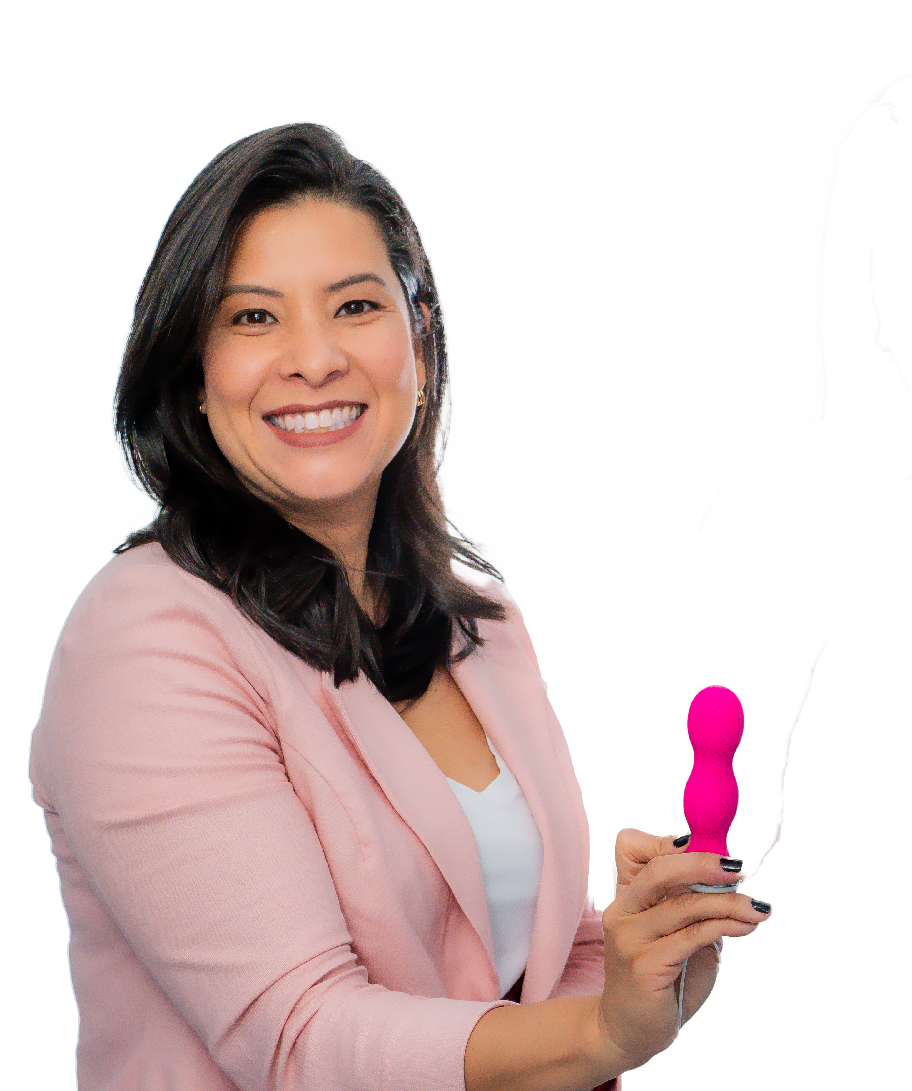 Priscila Yoda, fundadora da Foco Mulher, sorrindo e segurando um dispositivo de fortalecimento pélvico